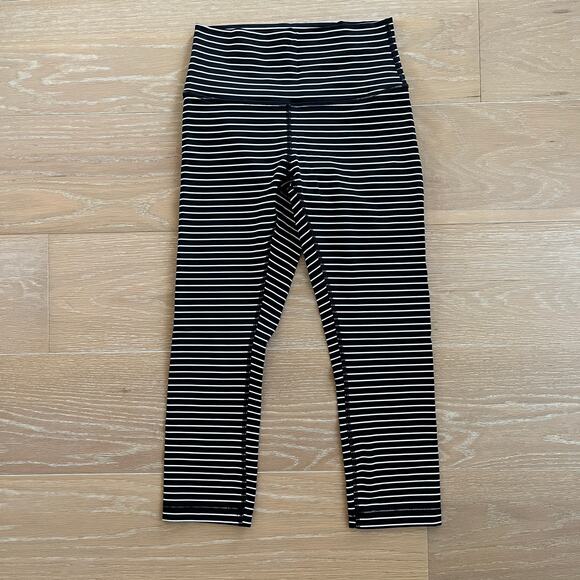 Lululemon Wunder Under Crop (High-Rise) Luxtreme 21" Parallel Stripe Black White - Picture 2 of 6